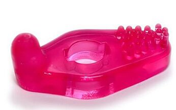 Attachement du pénis stimulant le clitoris d'une femme